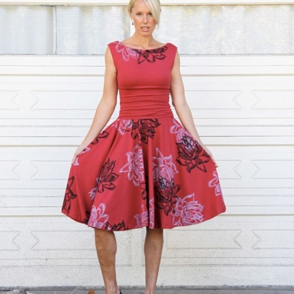 Lilikoi Peony Dress - NEW with Tags - Picture 10 of 10